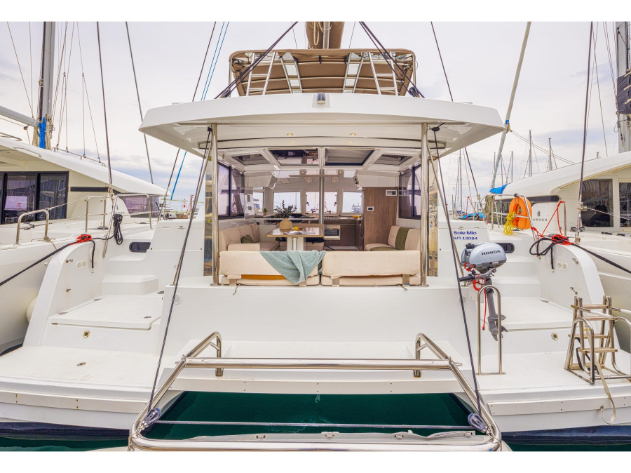 Photo #1 - Bali Catspace (SOLE MIO) in Alimos Marina - 25133