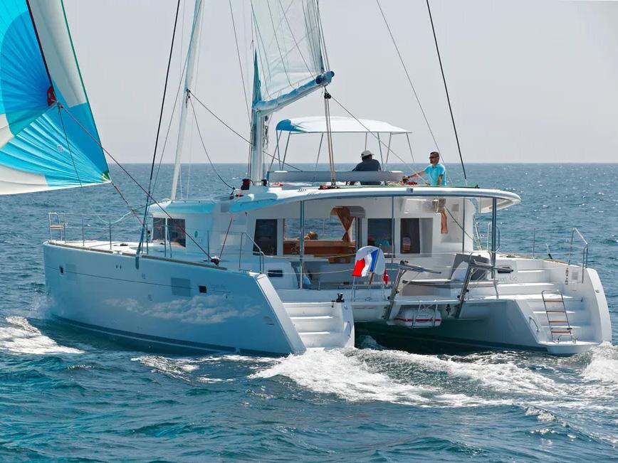 Photo #1 - Lagoon 450 Fly (Vaiana) en Alimos Marina - 5355