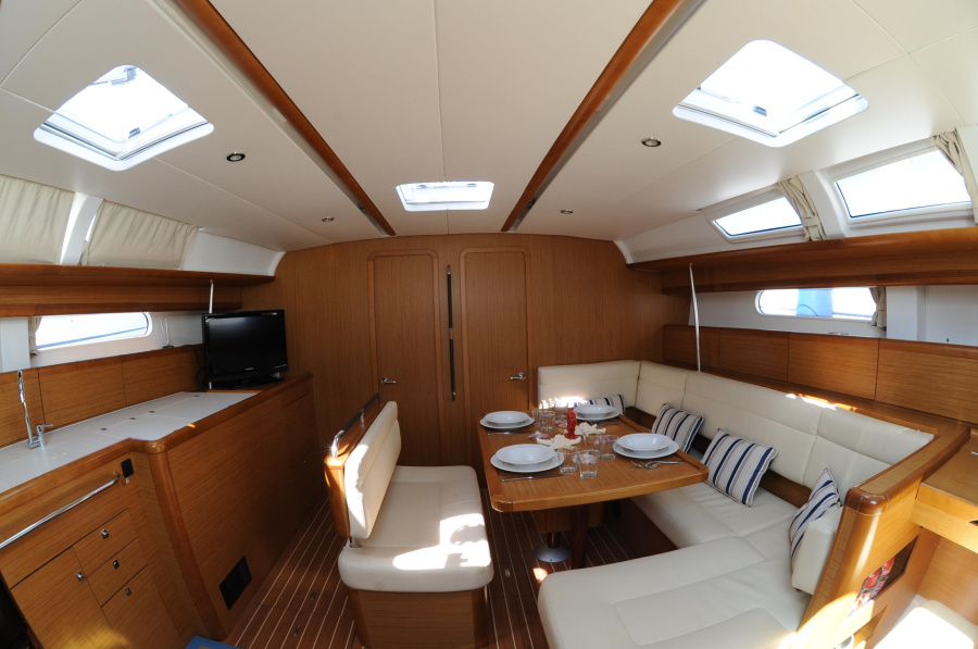 Interior image - 2