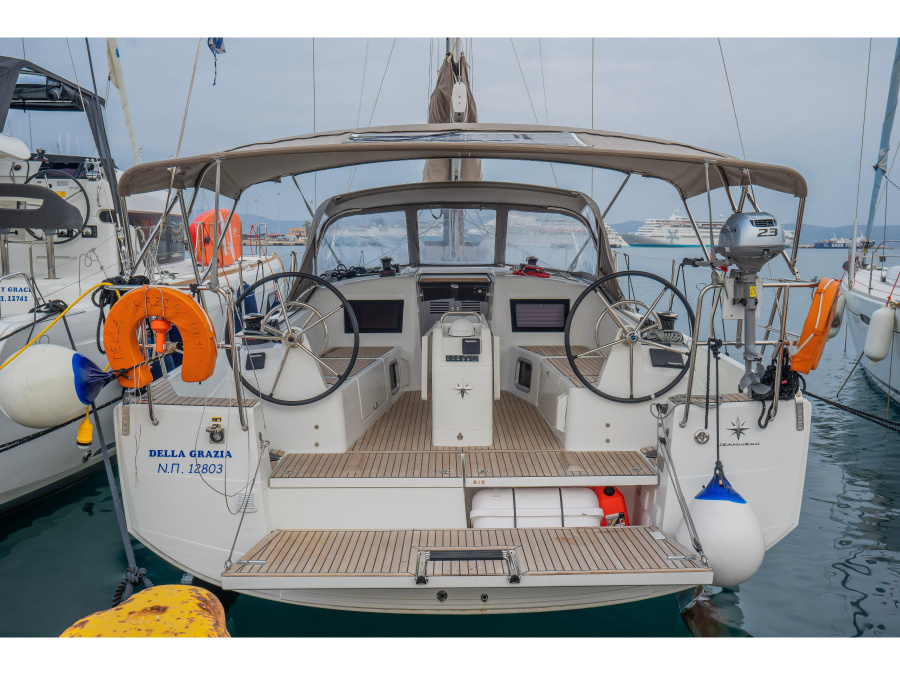 Photo #1 - Sun Odyssey 410 (DELLA GRAZIA) in Main Port - 19091