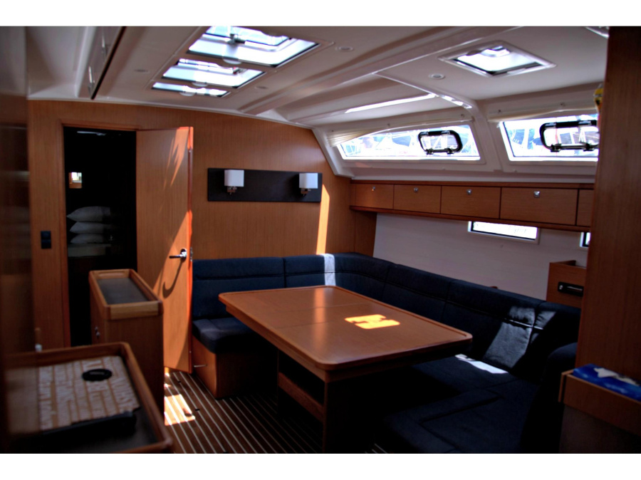 Interior image - 1