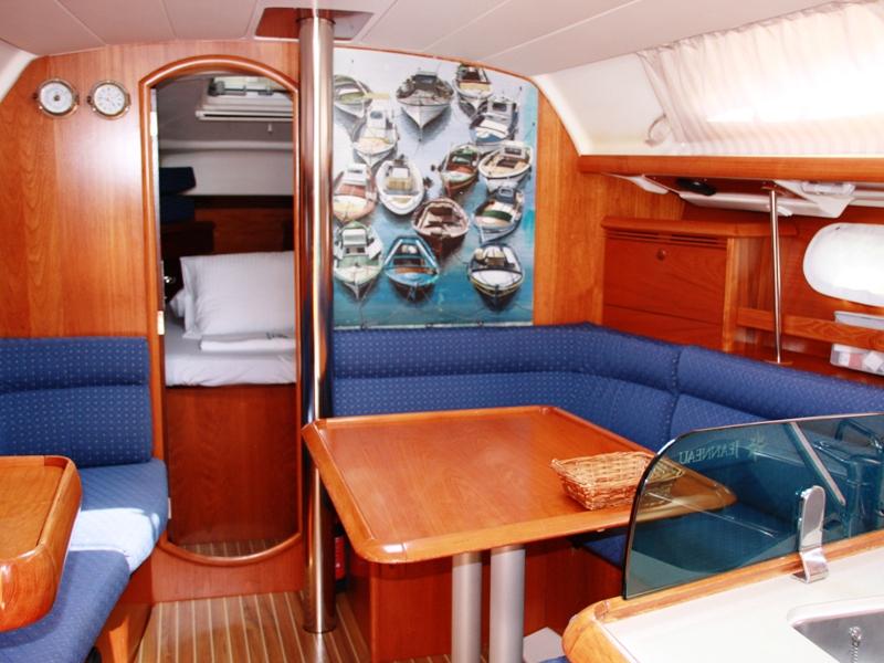 Interior image - 2