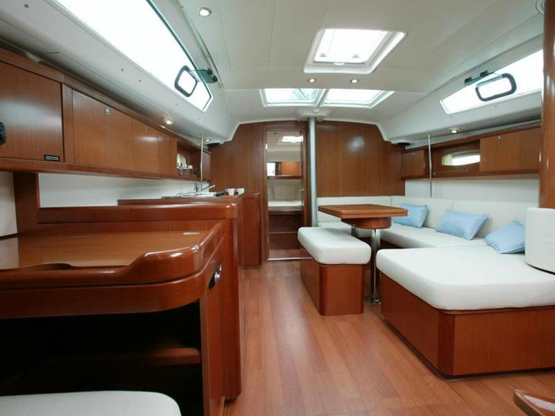 Interior image - 1