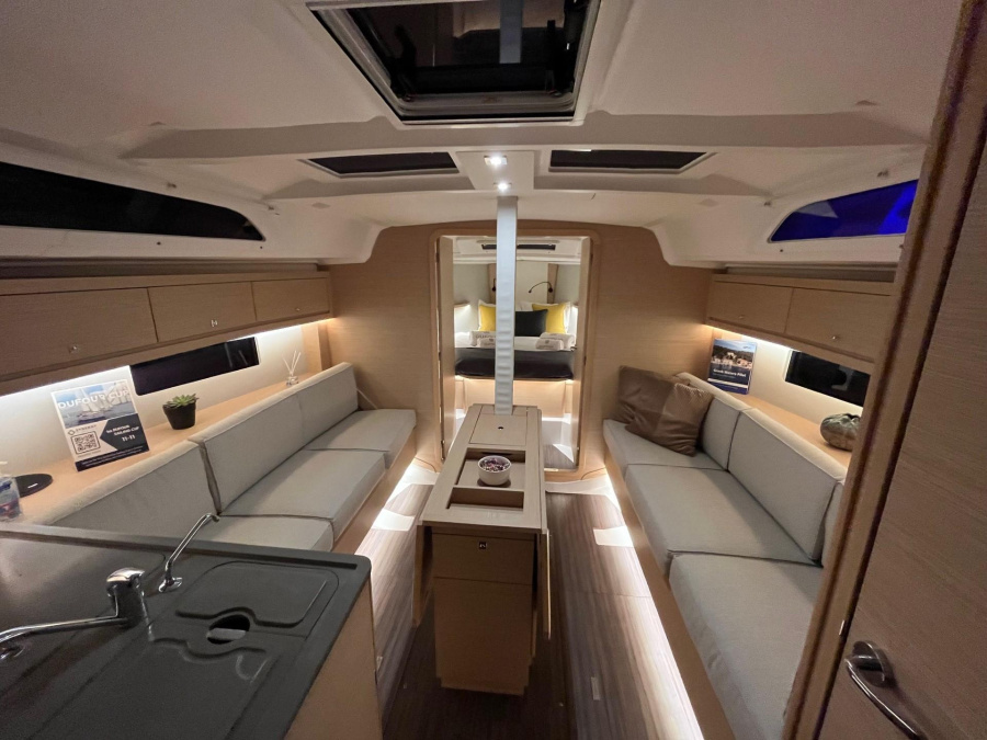 Interior image - 2