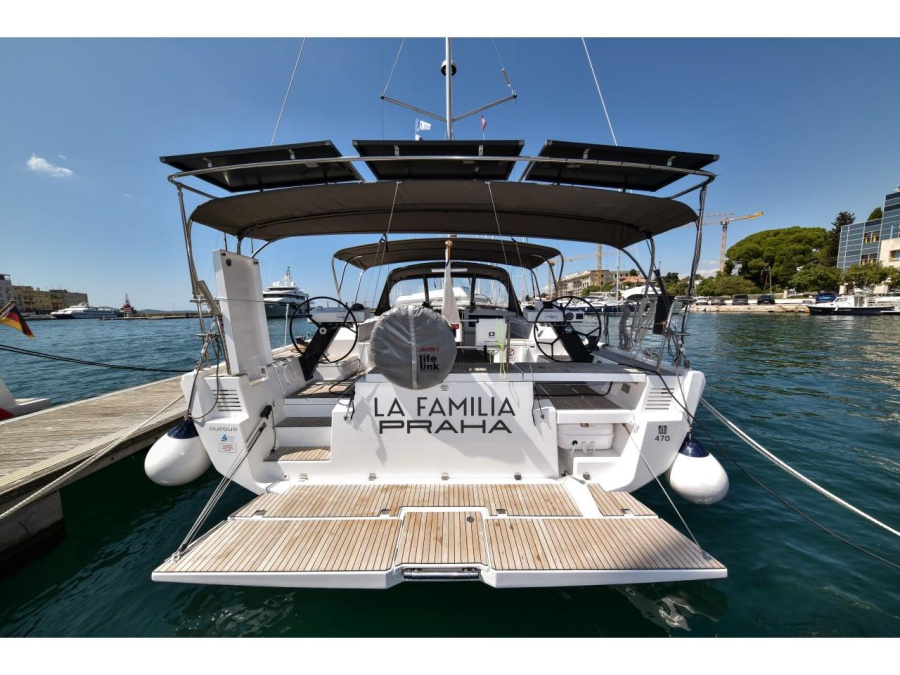 Photo #1 - Dufour 470 (La Familia) en Marina - 18194