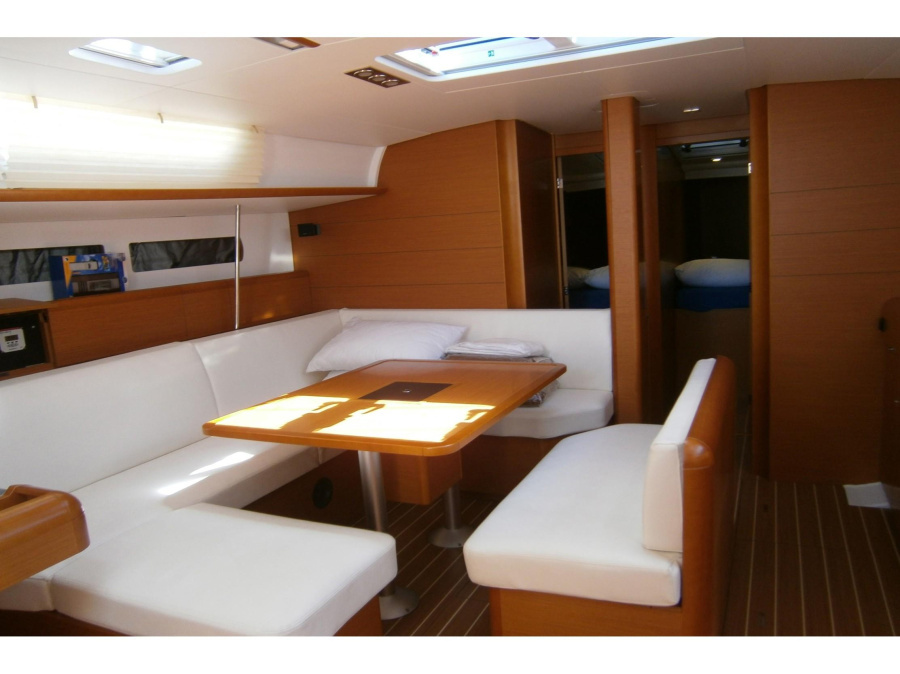 Interior image - 2