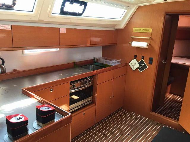 Interior image - 1