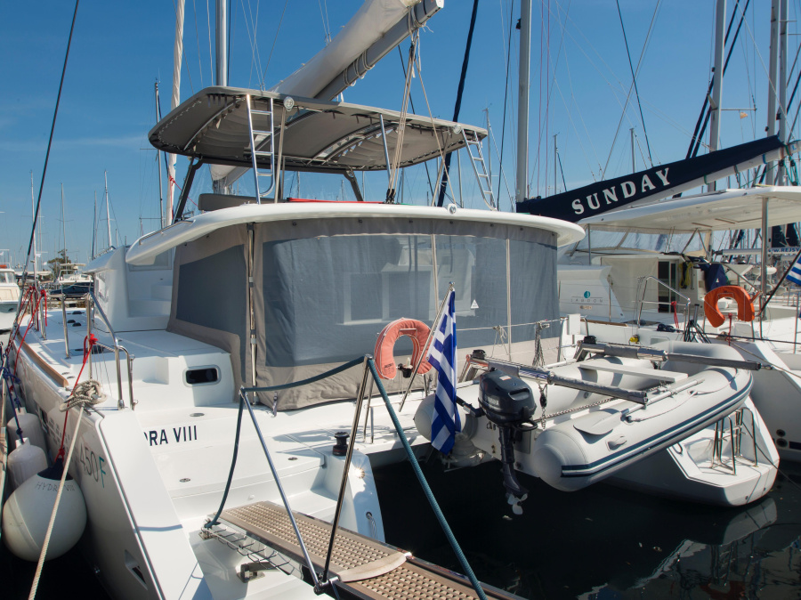 Photo #1 - Lagoon 450  Flybridge (HYDRAVIII) in Alimos Marina - 9012