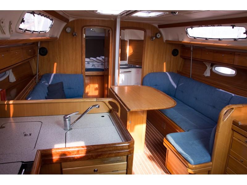 Interior image - 2