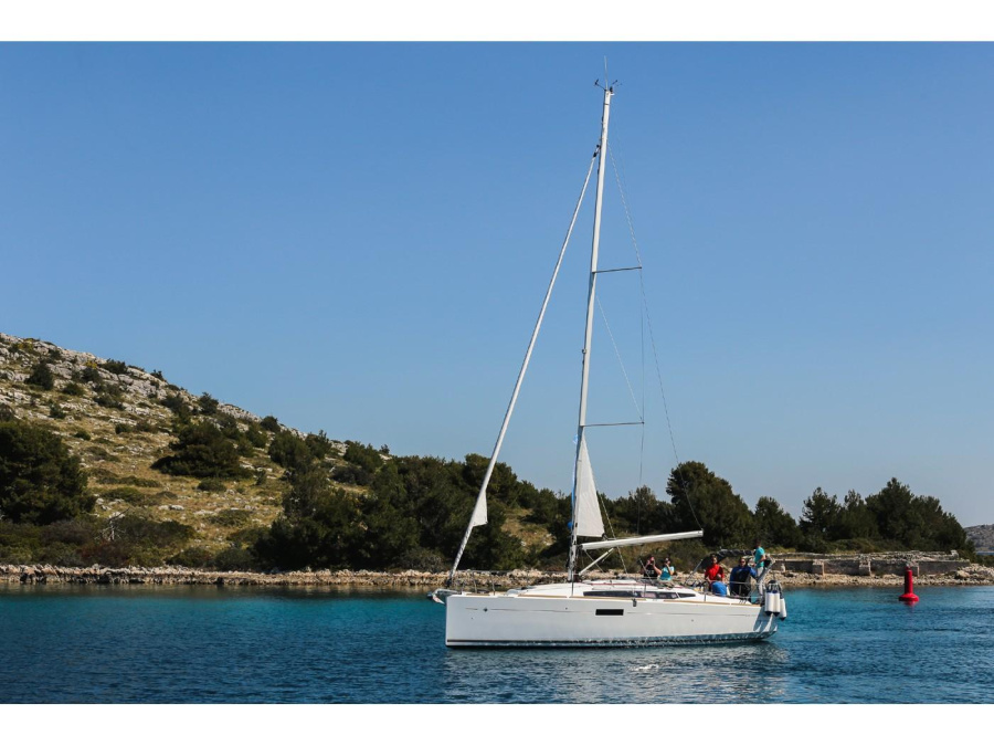 Photo #1 - Sun Odyssey 349 (Porto Tolero) en Ploče City Port - 6791