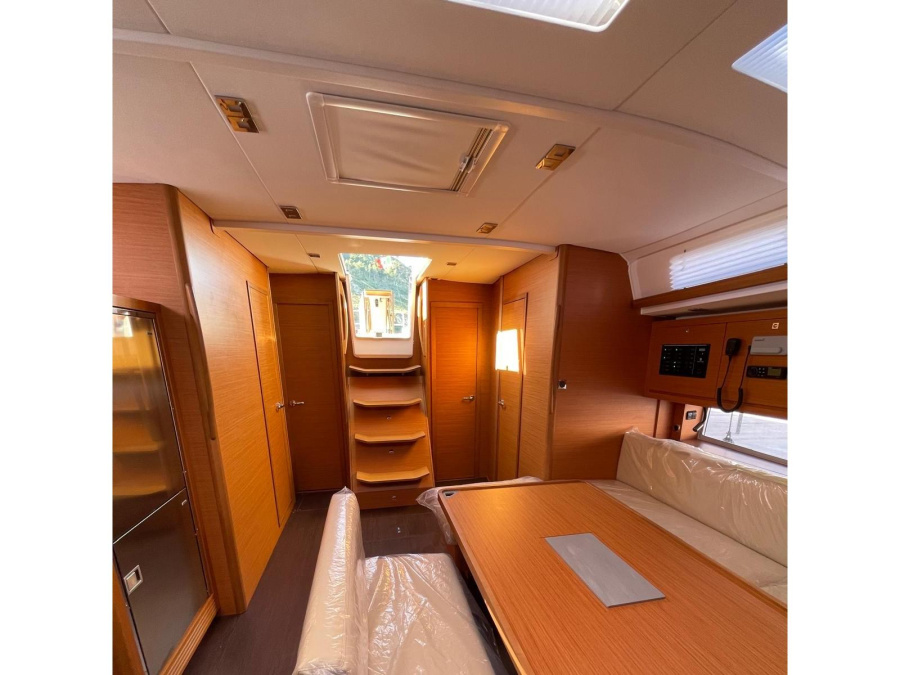 Interior image - 2