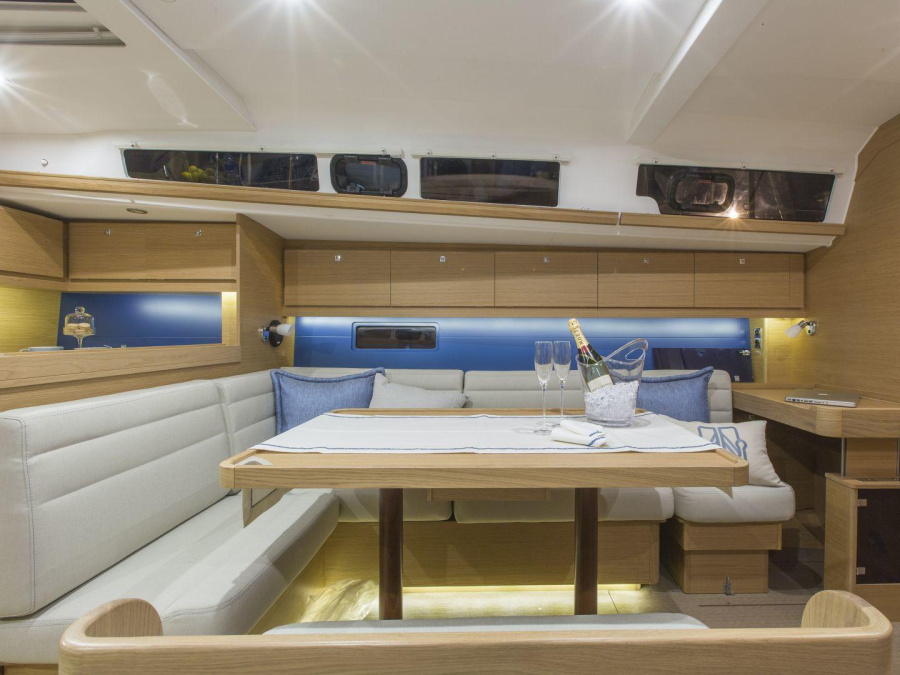 Interior image - 2