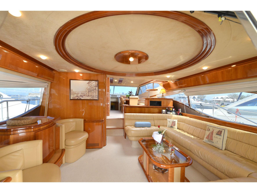Interior image - 2