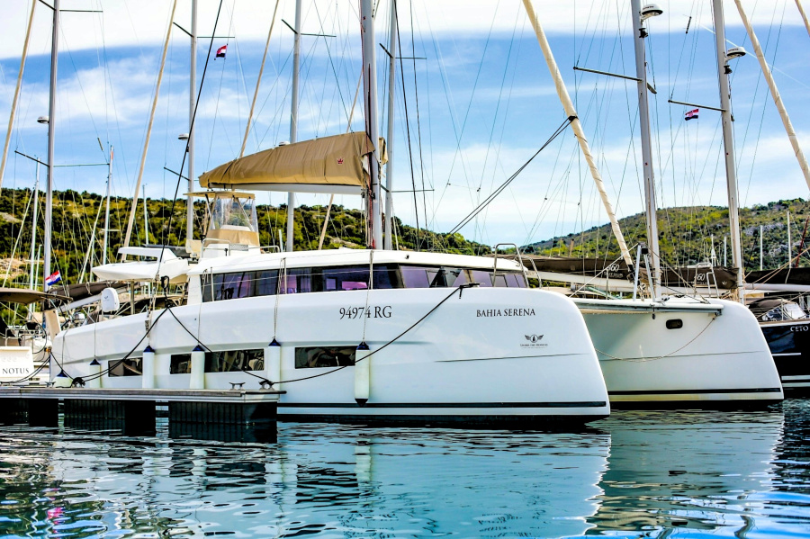 Photo #1 - Dufour 48 Catamaran (Bahia Serena) en Marina Kremik - 16425