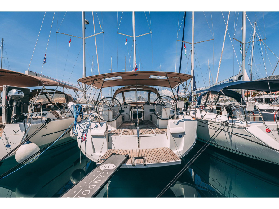 Photo #1 - Sun Odyssey 519 (Geronimo) en Marina Kaštela - 4859