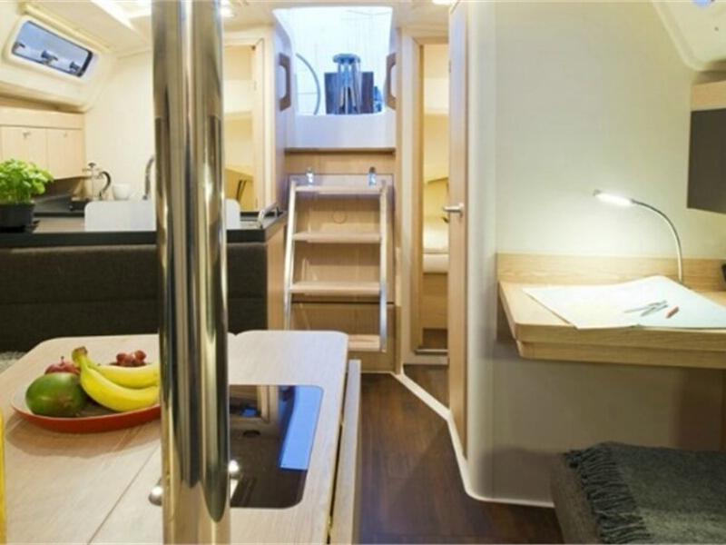 Interior image - 2