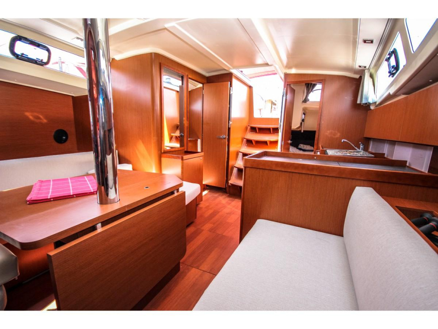Interior image - 1