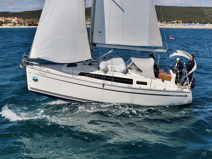 Photo #1 - BAVARIA C 33 (MIRELLA) in D-Marin Dalmacija Marina - 17258