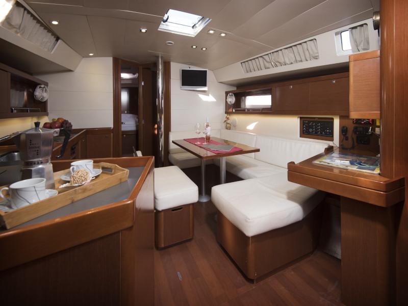 Interior image - 2