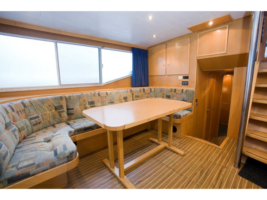 Interior image - 2
