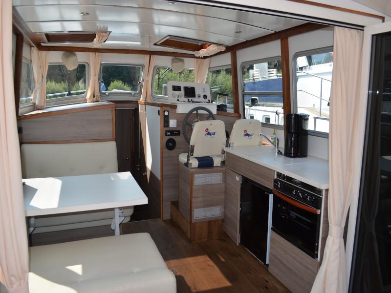 Interior image - 2