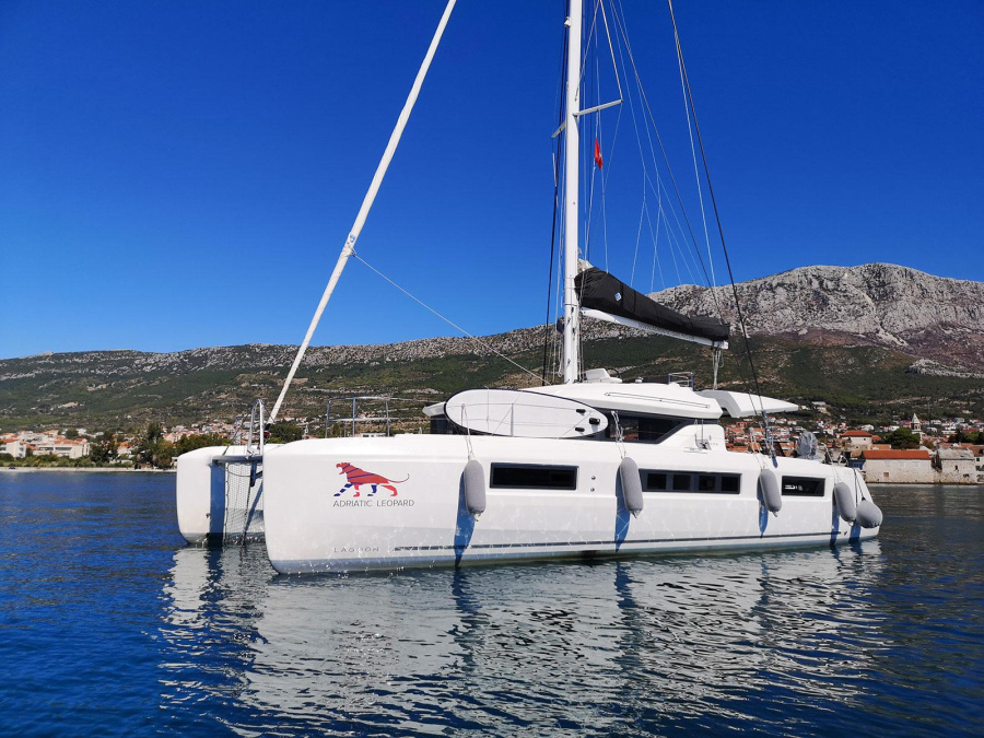 Photo #1 - Lagoon 50 (ADRIATIC LEOPARD) en Marina Kaštela - 6804