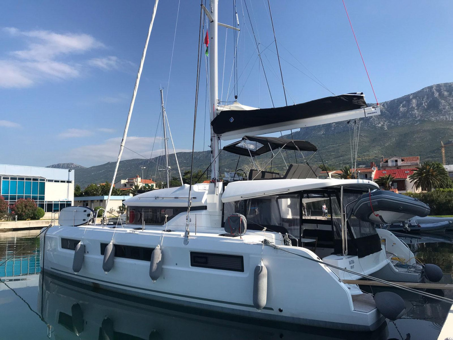 Photo #1 - Lagoon 50 (KATKA) in Marina Kaštela - 6805