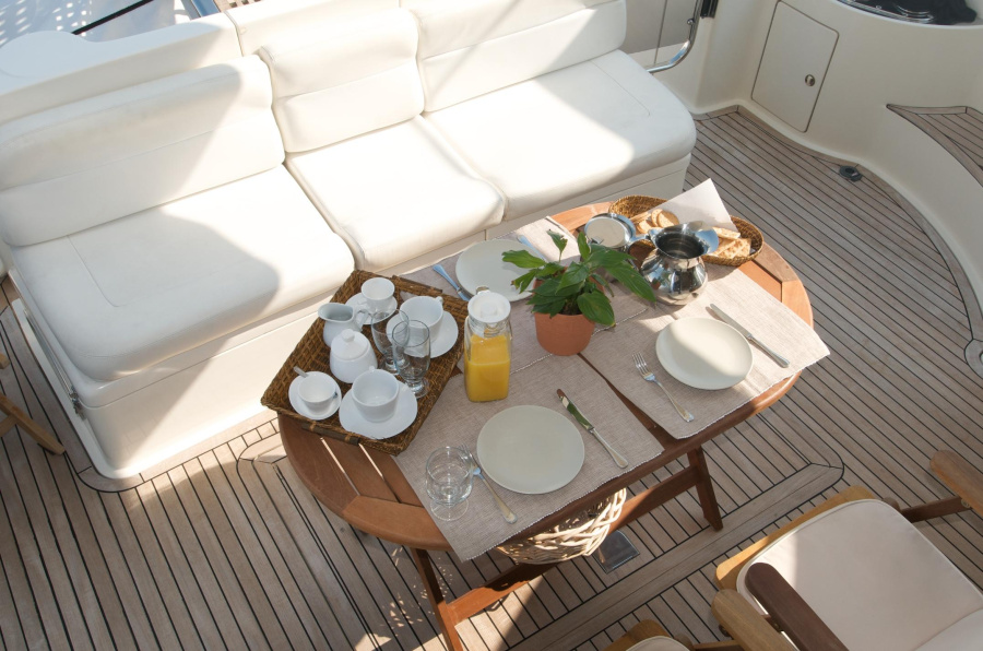 Deck image - 2