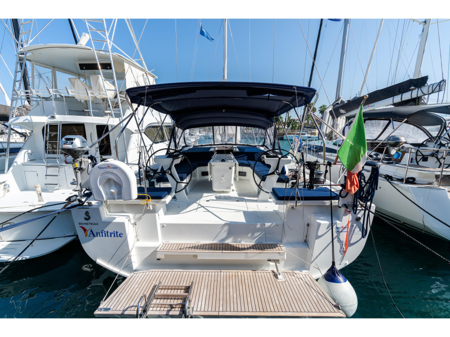Photo #1 - Oceanis 51.1 (Anfitrite - Comfort line) en Marina - 7855
