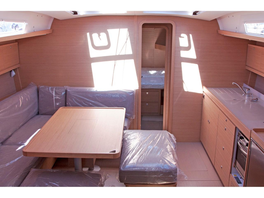 Interior image - 2