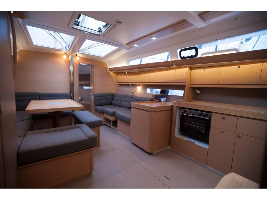 Interior image - 2
