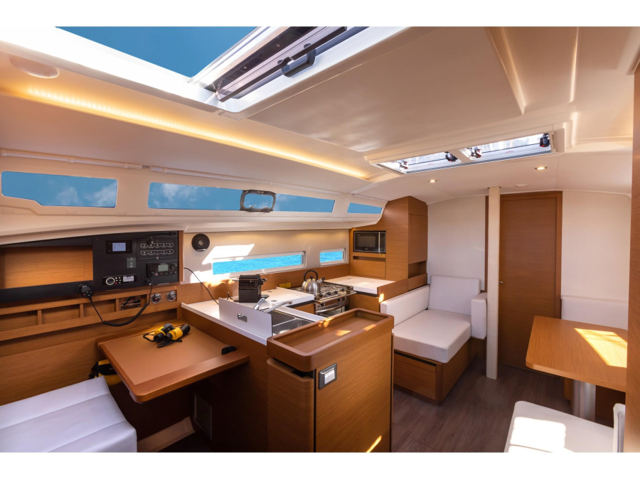 Interior image - 2