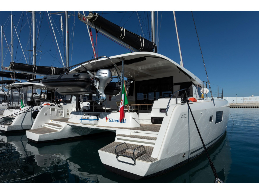 Photo #1 - Lagoon 42 (Nacatuli - Standard line) in Marina - 24479