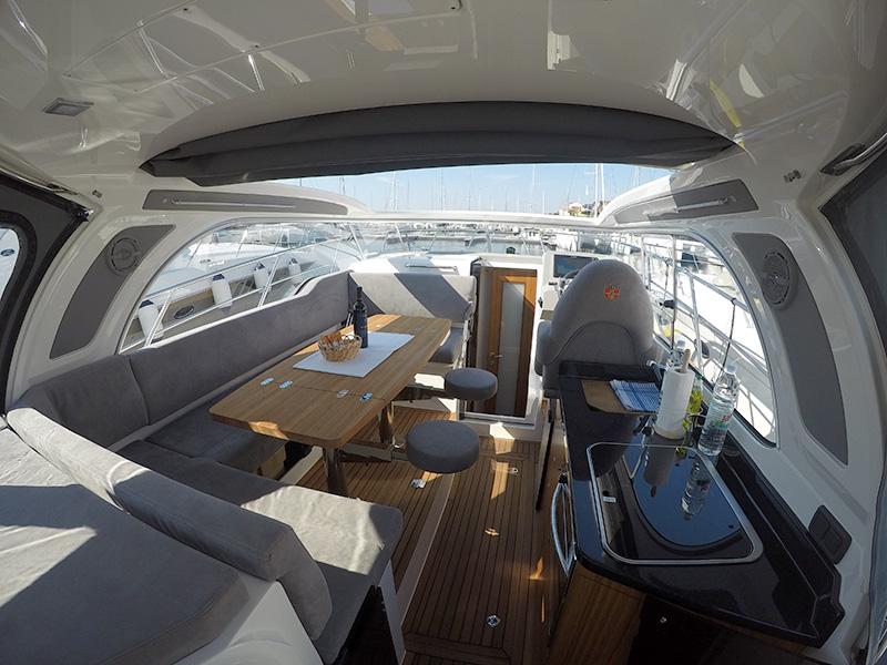 Interior image - 2
