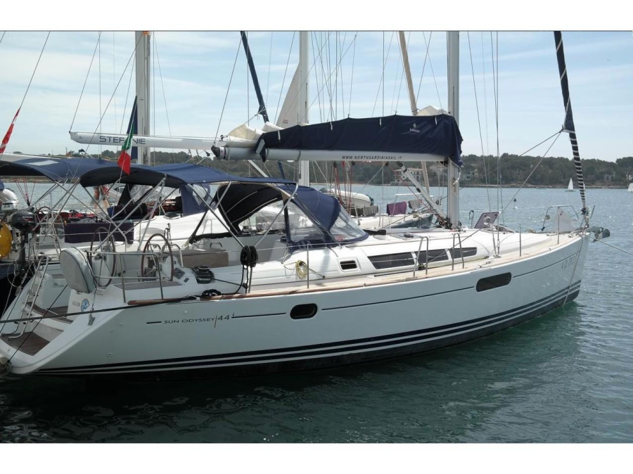 Photo #1 - Sun Odyssey 44i (Alcor) en Cala dei Sardi - 9846