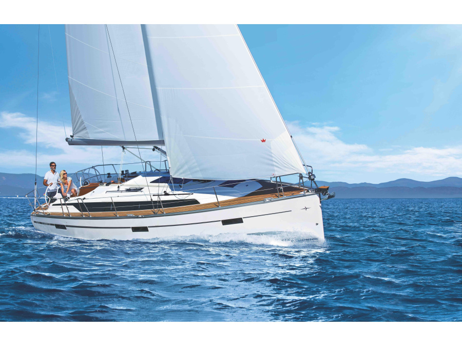 Photo #1 - Bavaria Cruiser 37 (Maia) en Marina - 10478