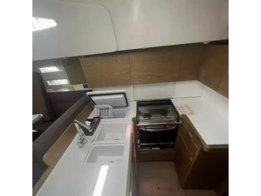 Interior image - 2