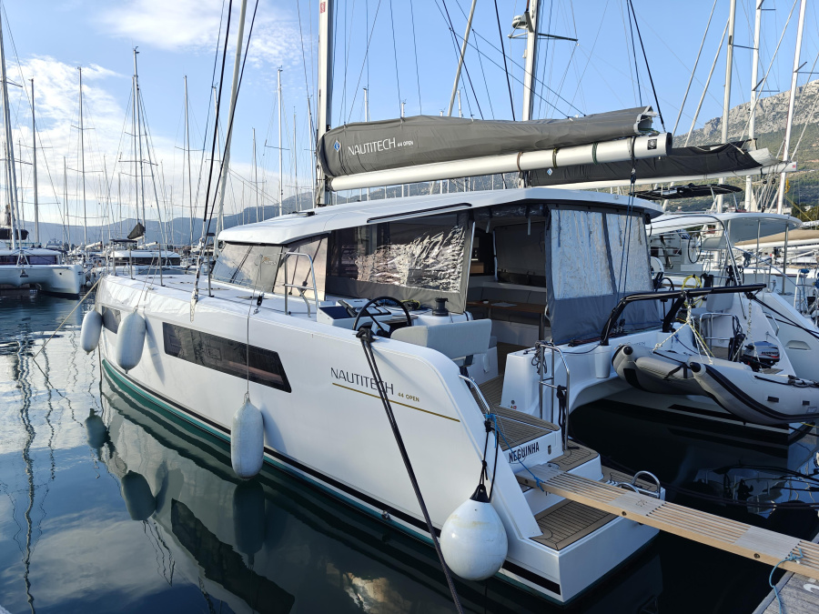 Photo #1 - Nautitech 44 Open (Neguinha) en Marina Kaštela - 10502