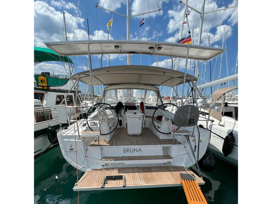 Photo #1 - Oceanis 40.1 (Bruna) in Marina Kornati - 9740