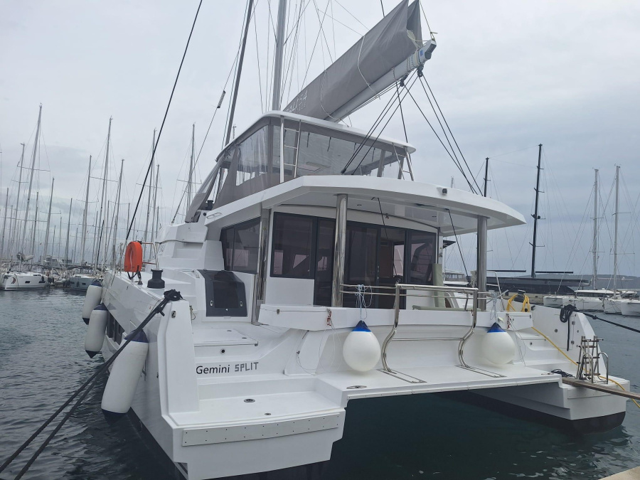 Photo #1 - Bali 5.4 (Gemini) in Marina Kaštela - 10130