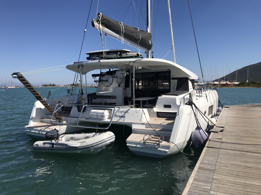 Photo #1 - Lagoon 42 (Euphoria) en Port of Lefkas - 14024