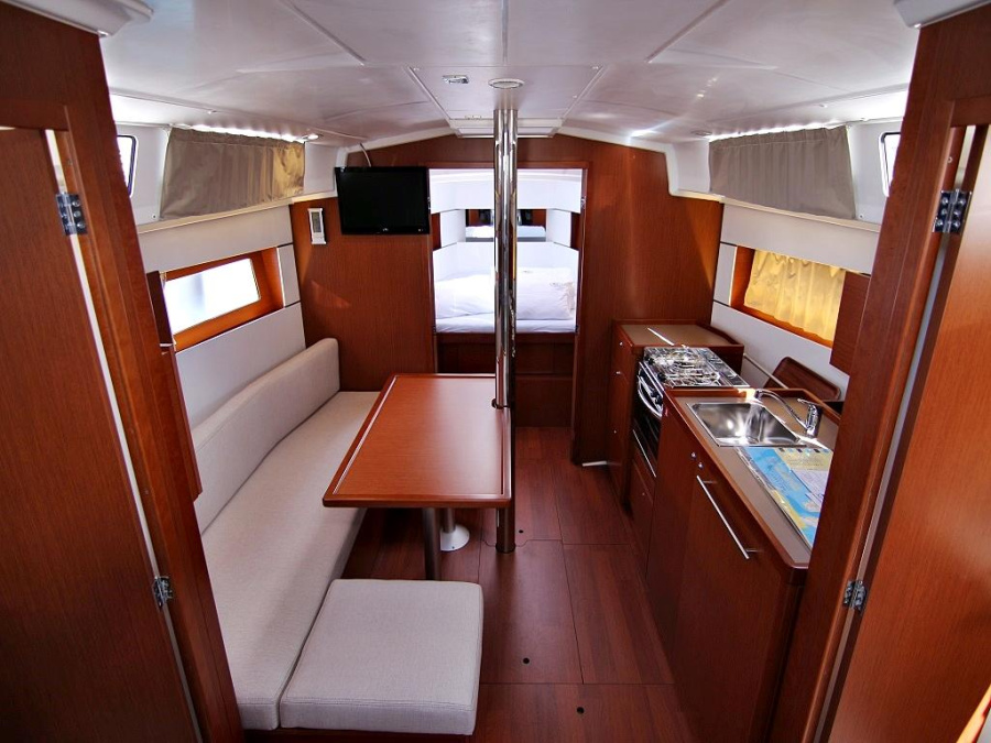 Interior image - 2