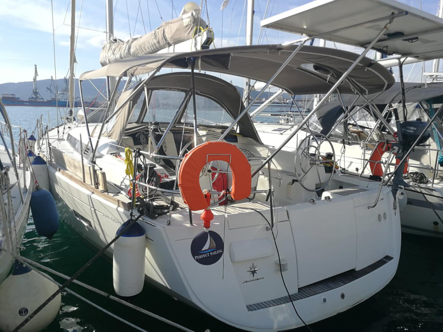 Photo #1 - Jeanneau 439 (Marina 1) in  - 9719