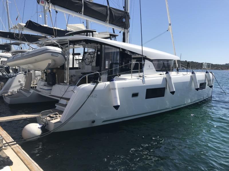 Photo #1 - Lagoon 42 (Zippiri (WM, Inverter, Heating)) en Cala dei Sardi - 9631