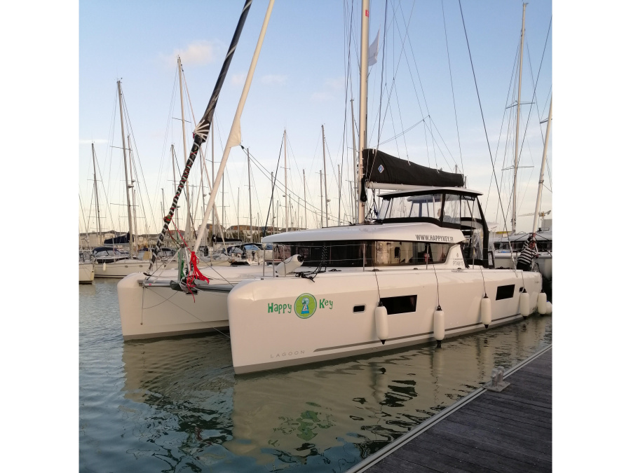 Photo #1 - Lagoon 42 (HAPPY KEY) in Marina Frapa - 9447