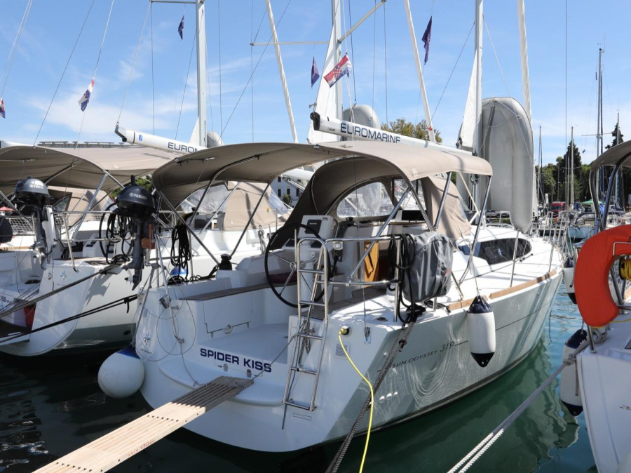 Photo #1 - Sun Odyssey 319 (Spider Kiss) en ACI Marina - 9935