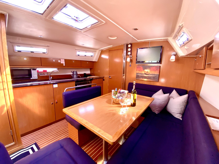 Interior image - 2