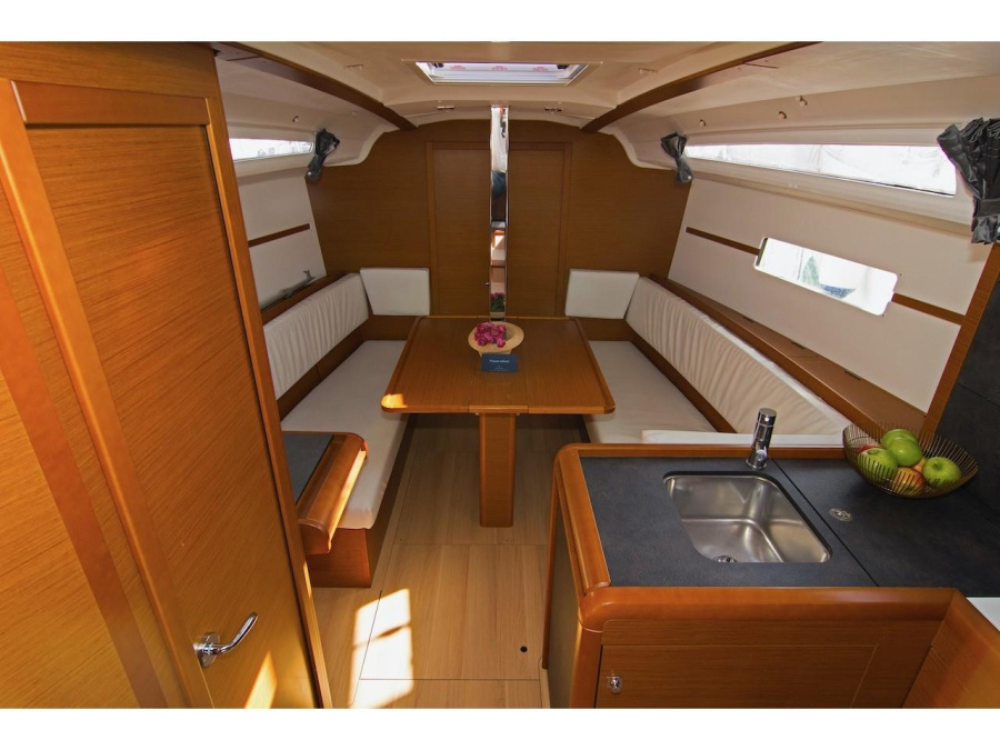 Interior image - 2