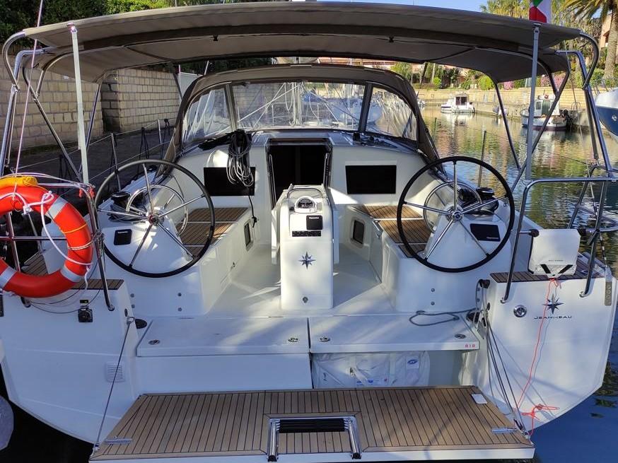 Photo #1 - Sun Odyssey 410 (Camilleri) in Marina - 16546