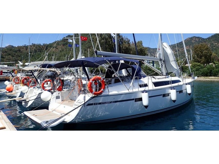 Photo #1 - Bavaria Cruiser 41 (Lal) en Marinturk Village Port - 24856